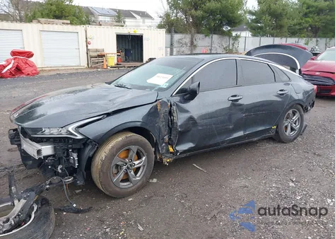 2021 Kia K5 Lxs z USA, uszkodzony, nr VIN 5XXG14J26MG002181